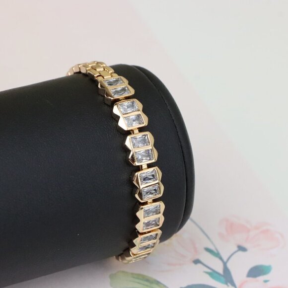 "Elegant Rose Gold Bracelet with Rectangular Crystal Links, XPBL0933 - Picture 7 of 12